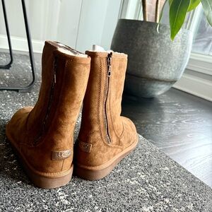 UGG Mayfaire Limited Edition Brown Suede Boots with Copper Nameplate & Zippers